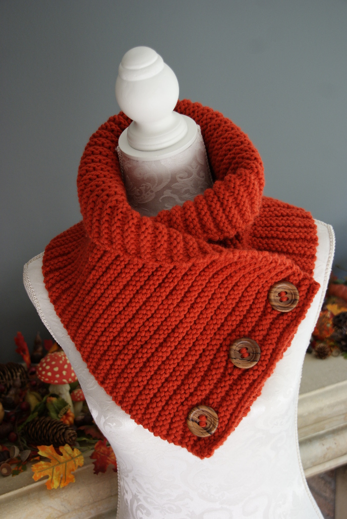 Fabulous Ribbed Cowl Scarf Knitting Pattern – Home of Yarns