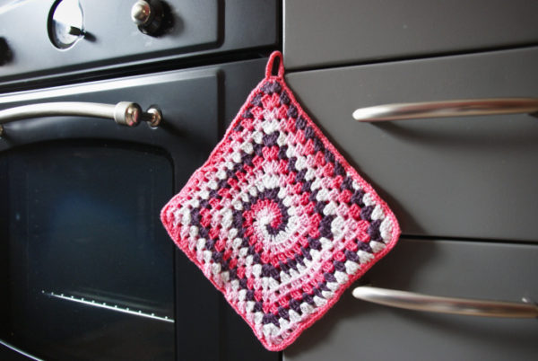 Spiral Granny Square Pot Holders Crochet Pattern - Image 6