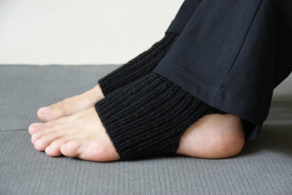 Perfectly Simple Yoga Socks Knitting Pattern (Unisex) - Image 3