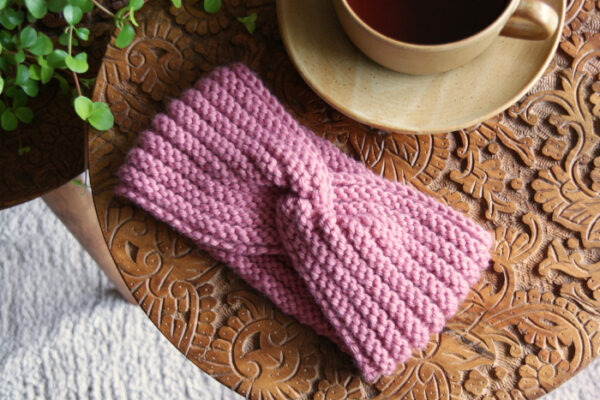 Ribbed Headband with Twist Knitting Pattern