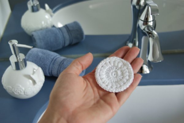 Eco Friendly Face Scrubbie and Make-Up Remover Pad Crochet Pattern - Image 2