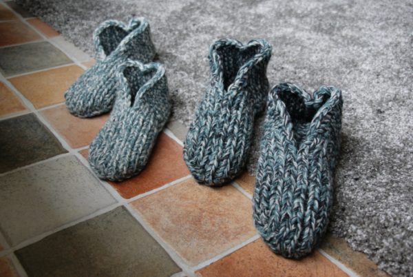 Quick Comfy Slippers Knitting Pattern - Image 4